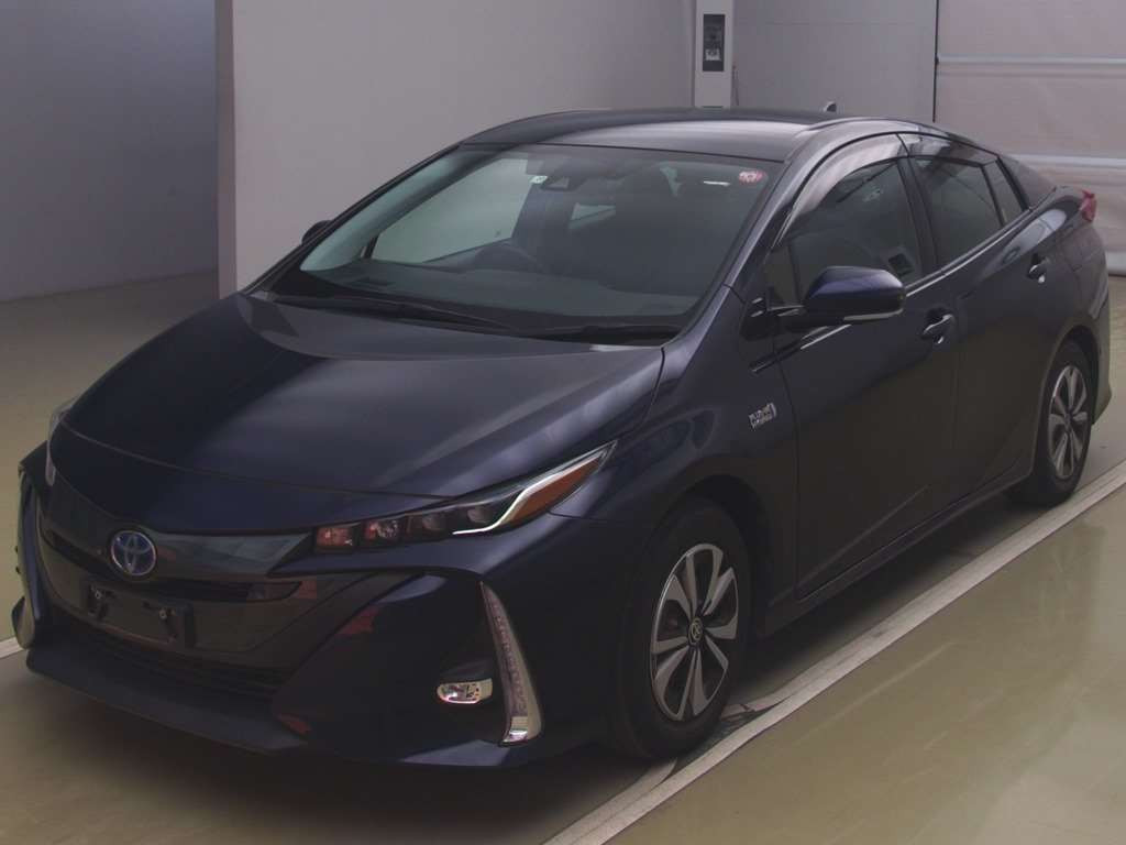 2019 Toyota Prius PHV ZVW52[0]