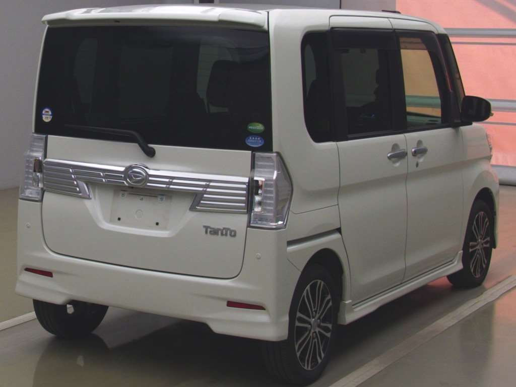 2017 Daihatsu Tanto Custom LA600S[1]