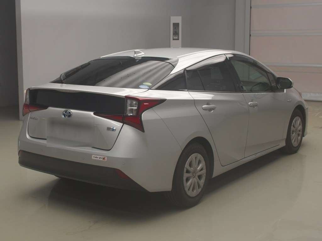 2019 Toyota Prius ZVW51[1]