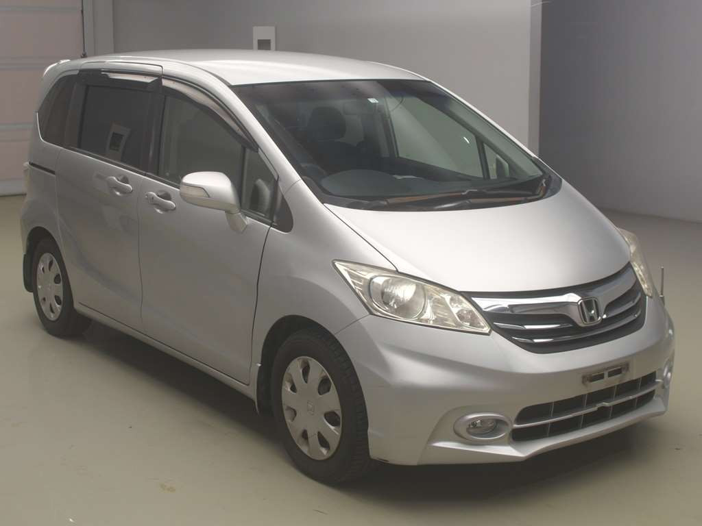 2012 Honda Freed GB3[2]