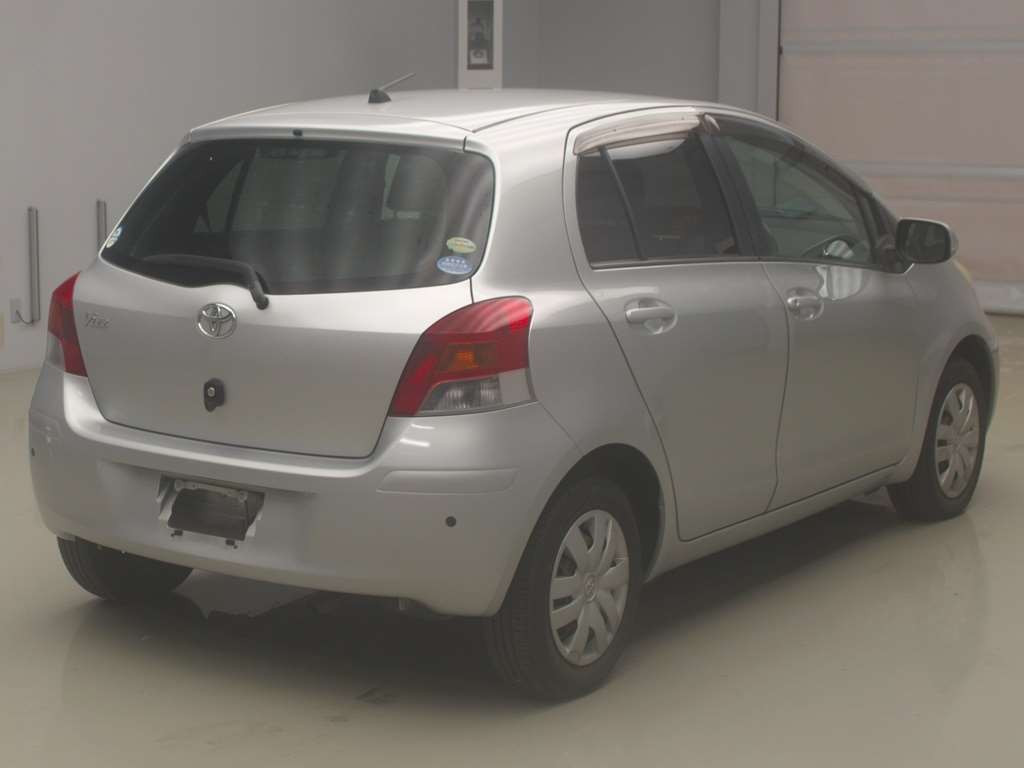 2009 Toyota Vitz SCP90[1]