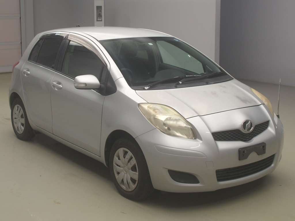 2009 Toyota Vitz SCP90[2]