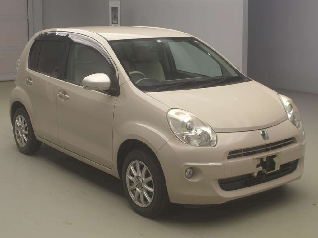 2010 Toyota Passo KGC30[2]