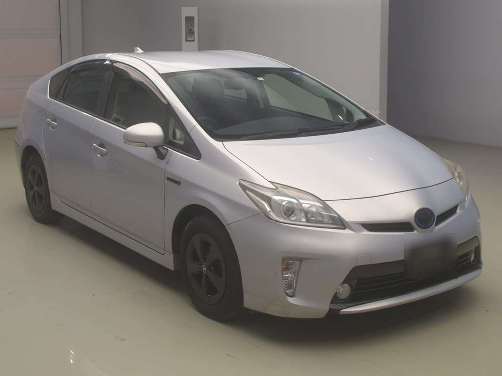 2013 Toyota Prius ZVW30[2]