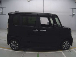 2022 Honda N-BOX CUSTOM