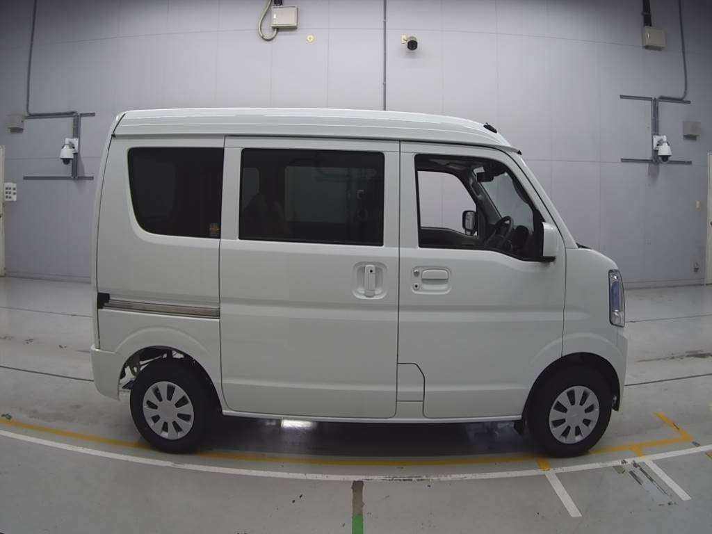 2024 Nissan NV100 Clipper DR17V[2]