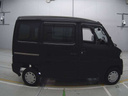 2013 Mitsubishi Minicab Van