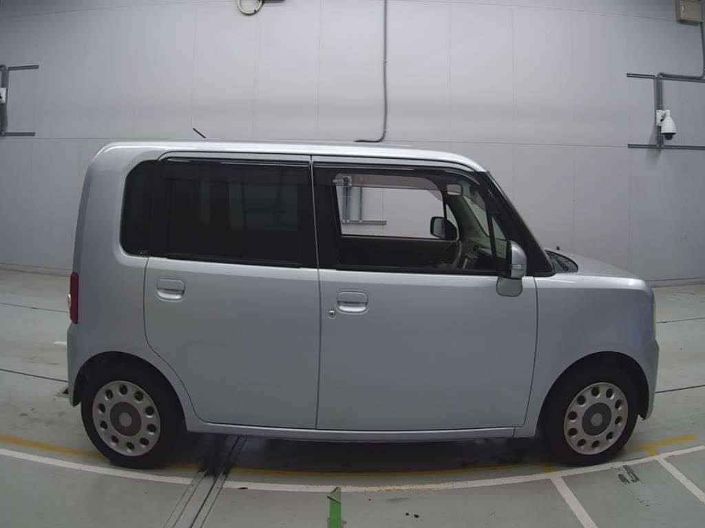 2011 Daihatsu Move Conte L575S[2]