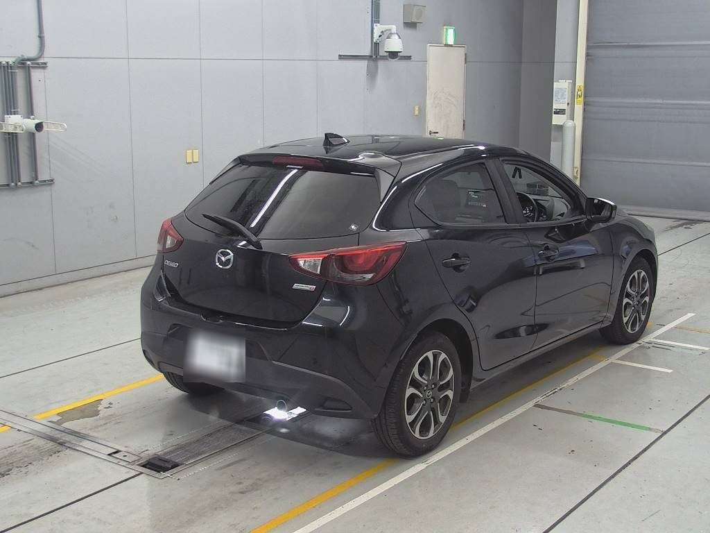 2016 Mazda Demio DJ5FS[1]