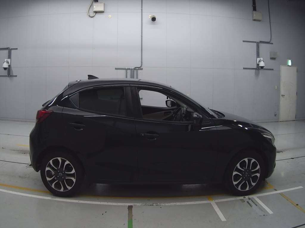 2016 Mazda Demio DJ5FS[2]