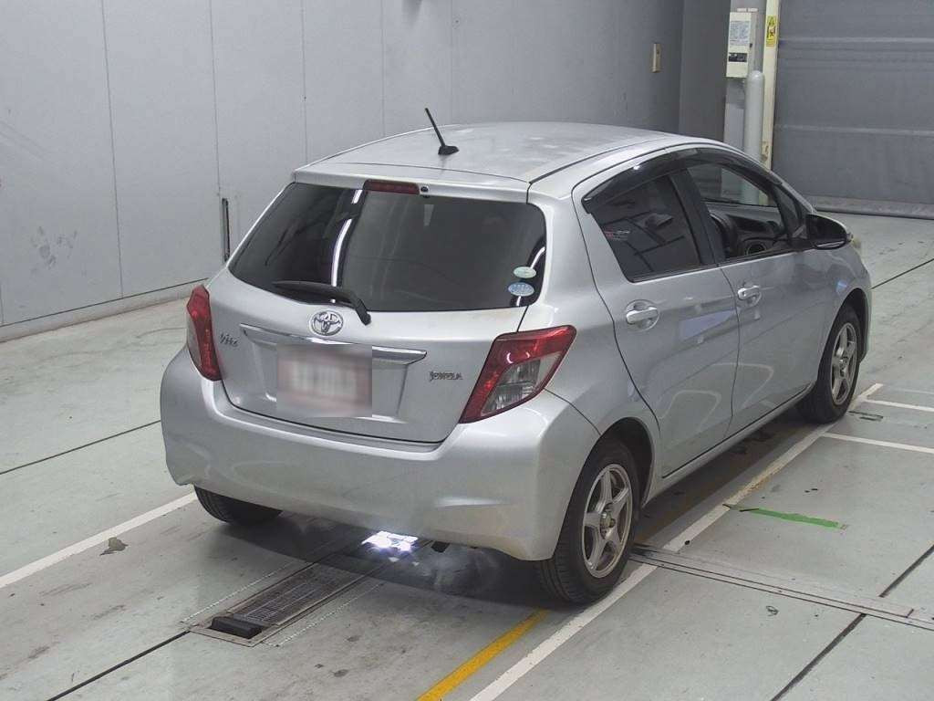 2011 Toyota Vitz KSP130[1]