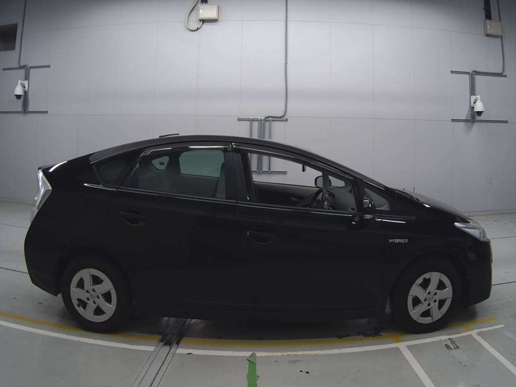 2010 Toyota Prius ZVW30[2]