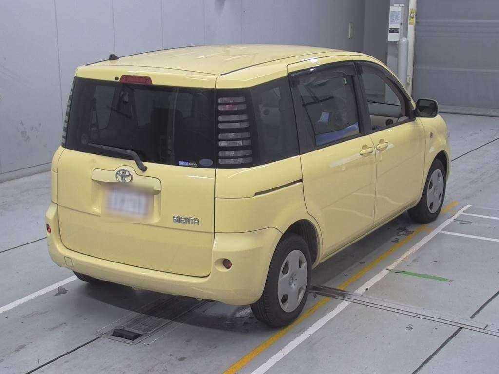 2004 Toyota Sienta NCP81G[1]