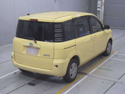 2004 Toyota Sienta