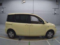 2004 Toyota Sienta