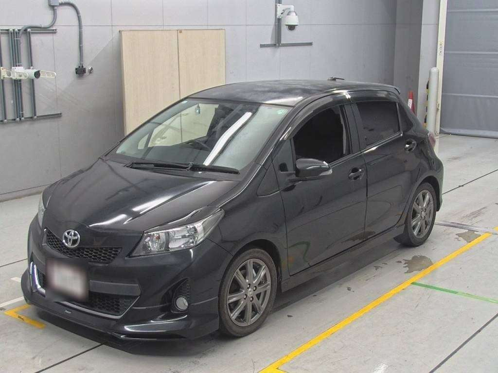 2011 Toyota Vitz NCP131[0]