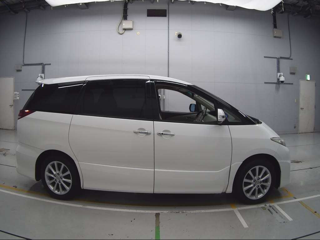 2010 Toyota Estima ACR50W[2]