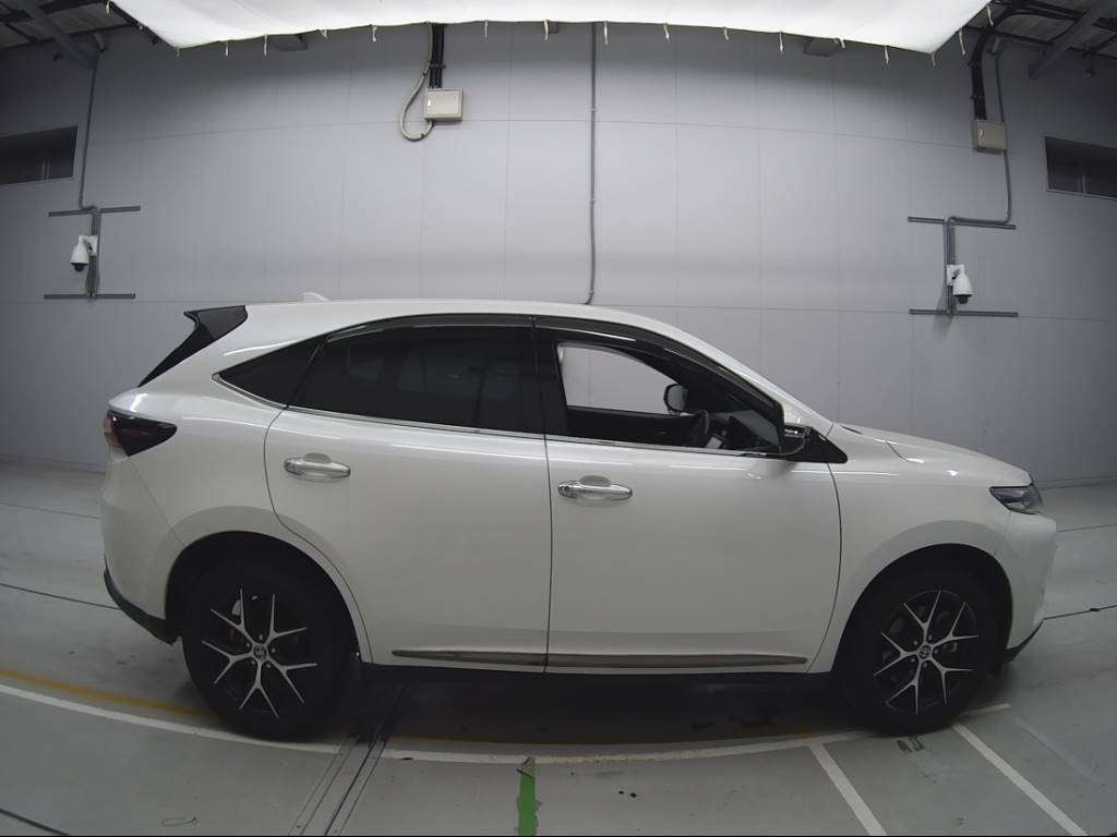 2020 Toyota Harrier ZSU60W[2]