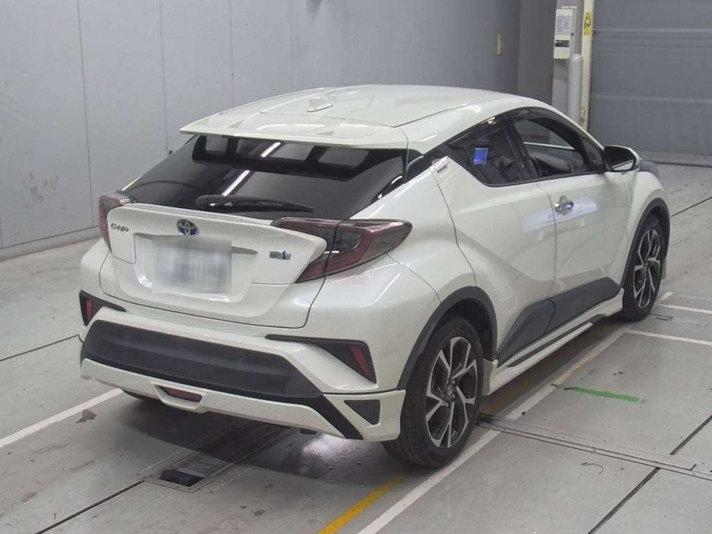 2018 Toyota C-HR ZYX10[1]