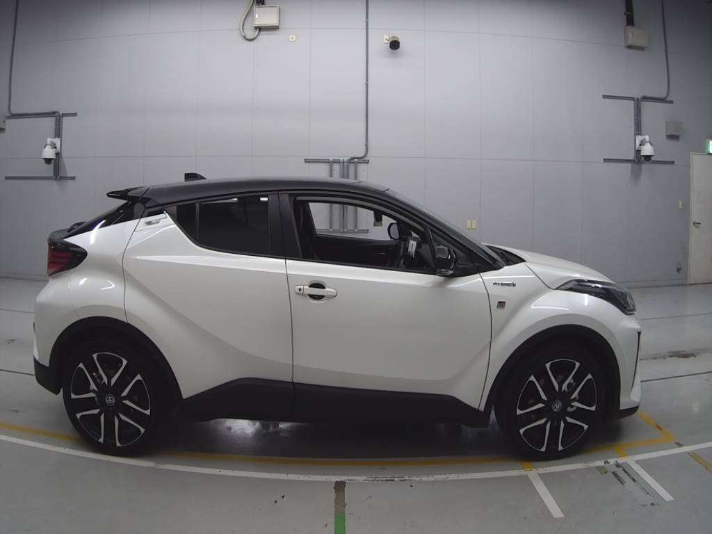 2019 Toyota C-HR ZYX11[2]