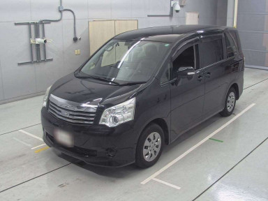 2014 Toyota Noah