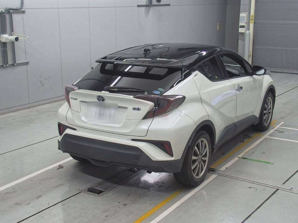 2017 Toyota C-HR ZYX10[1]