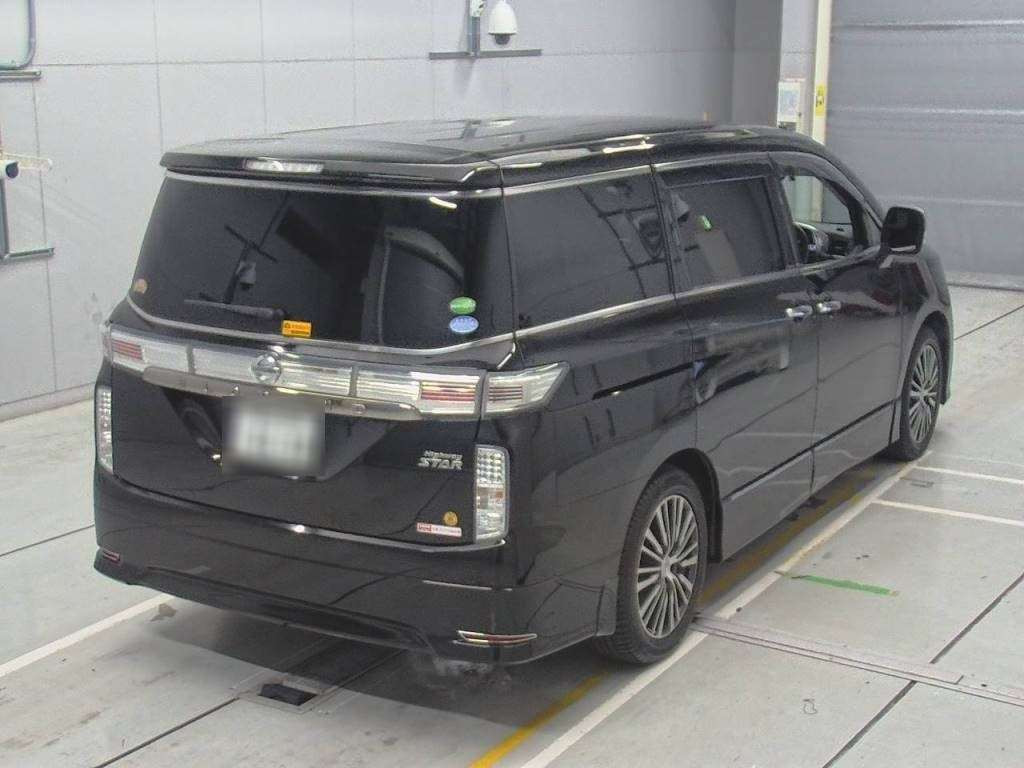 2015 Nissan Elgrand TNE52[1]