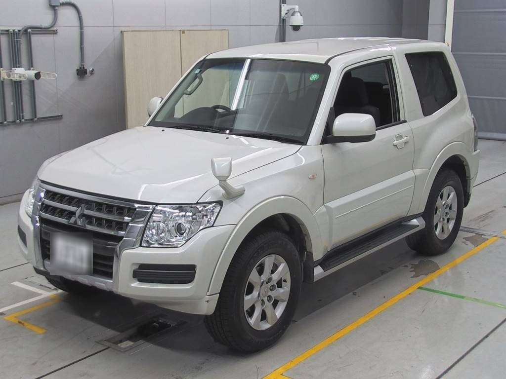 2017 Mitsubishi Pajero V83W[0]