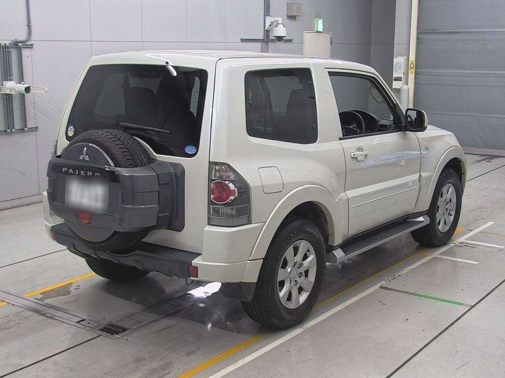 2017 Mitsubishi Pajero V83W[1]