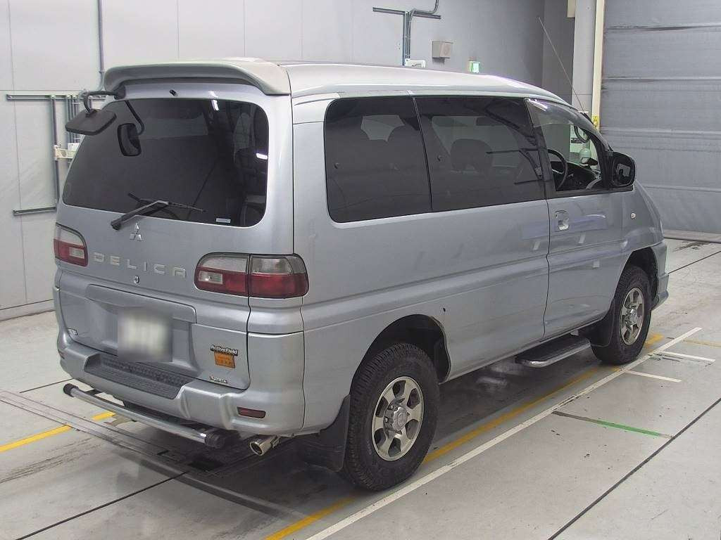 2005 Mitsubishi Delica Spacegear PD6W[1]