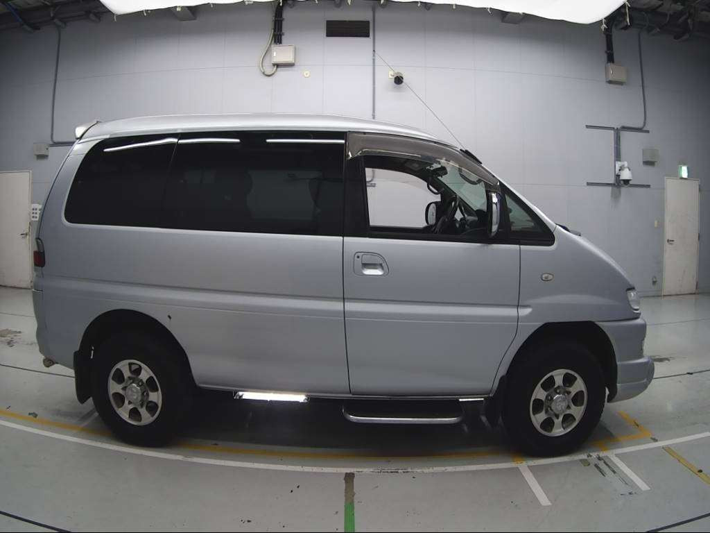 2005 Mitsubishi Delica Spacegear PD6W[2]