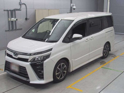 2017 Toyota Voxy