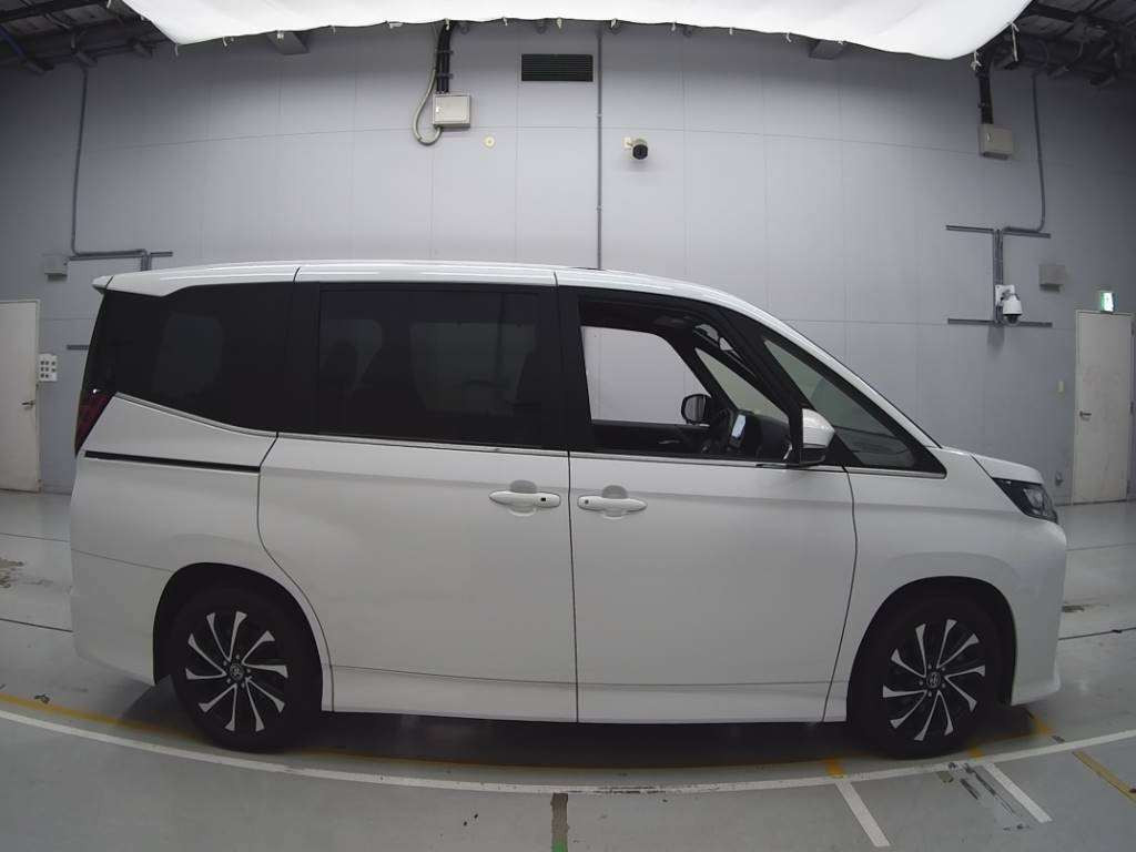 2023 Toyota Noah MZRA90W[2]