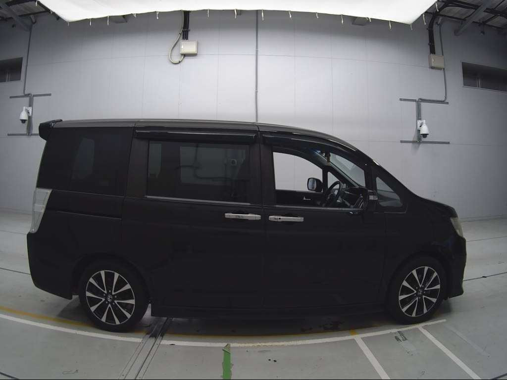 2013 Honda Step WGN Spada RK5[2]