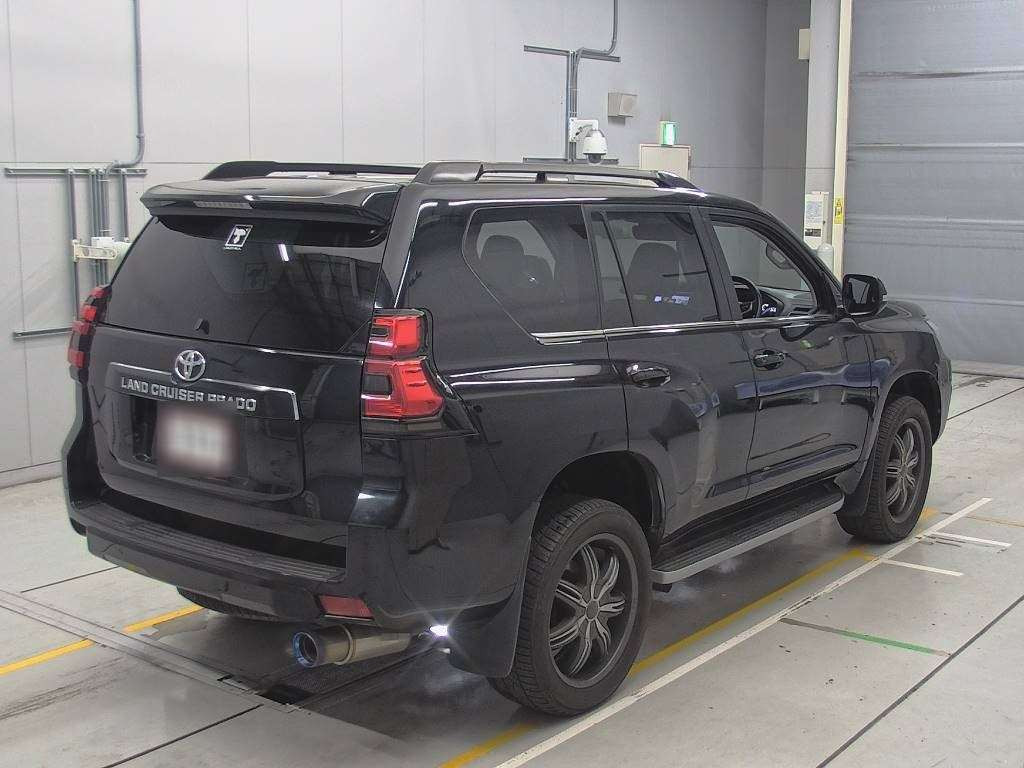 2017 Toyota Land Cruiser Prado TRJ150W[1]