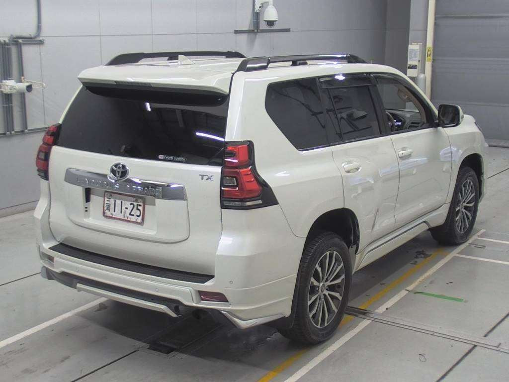 2020 Toyota Land Cruiser Prado TRJ150W[1]