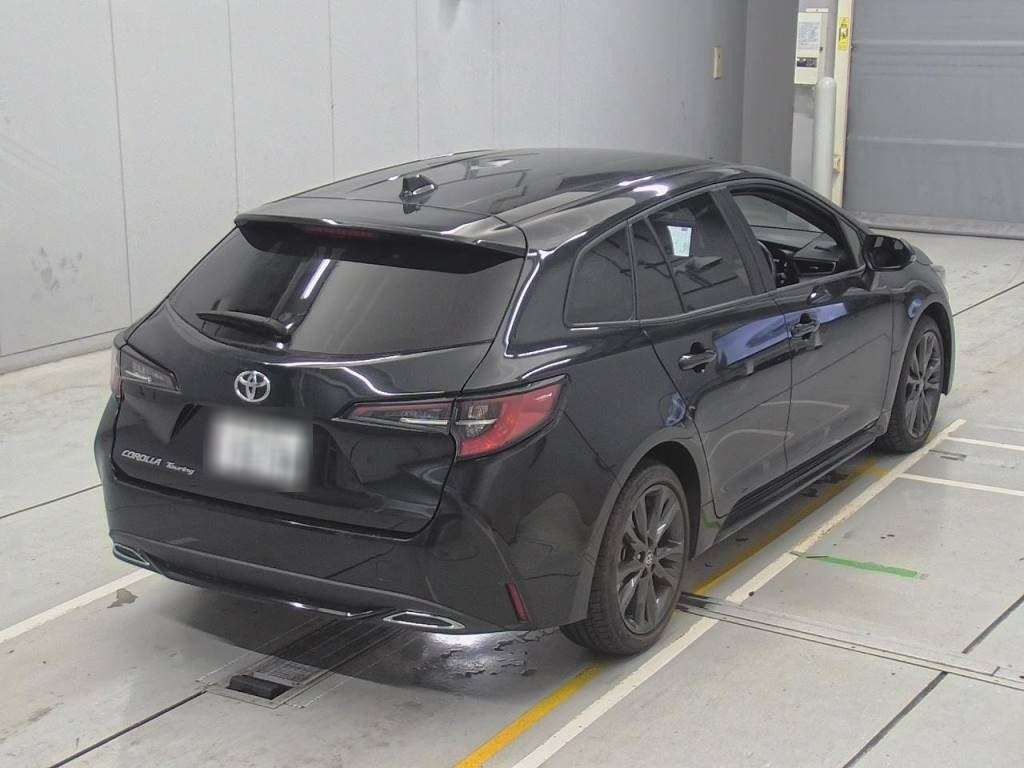 2020 Toyota Corolla Touring Wagon ZRE212W[1]