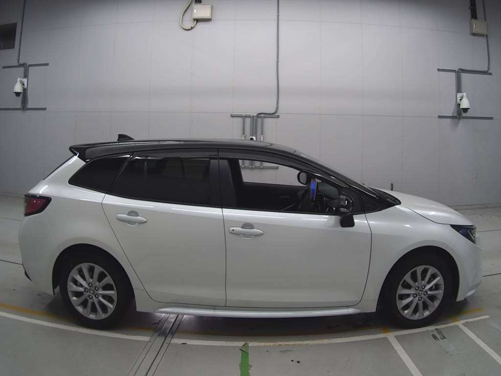 2024 Toyota Corolla Touring Wagon ZWE219W[2]