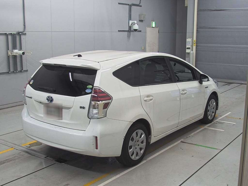 2018 Toyota Prius alpha ZVW41W[1]