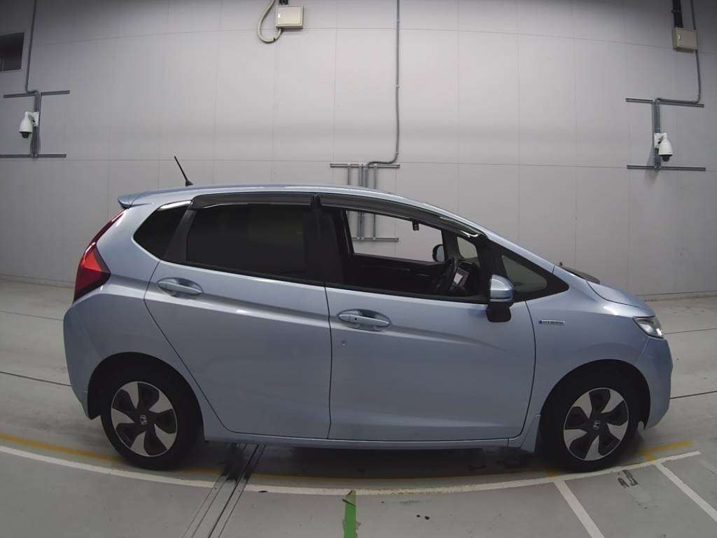 2016 Honda Fit Hybrid GP5[2]