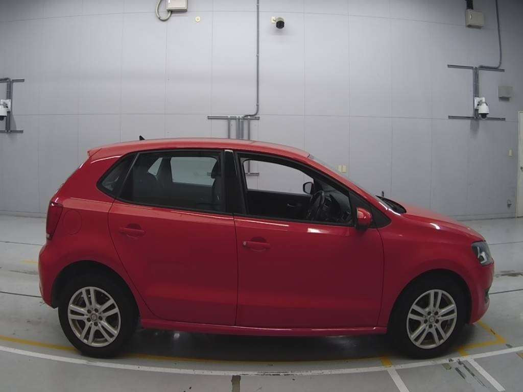 2014 Volkswagen Polo 6RCBZ[2]