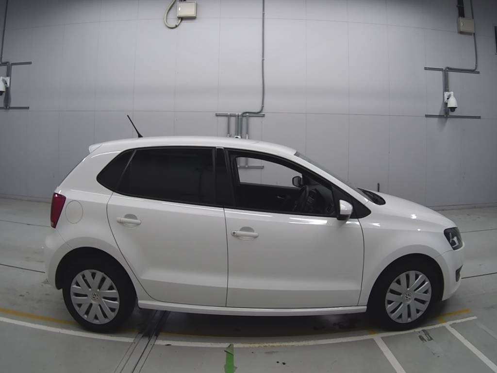 2012 Volkswagen Polo 6RCBZ[2]