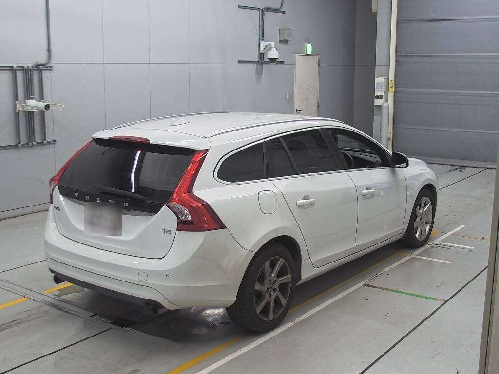 2014 Volvo V60 FB4164T[1]