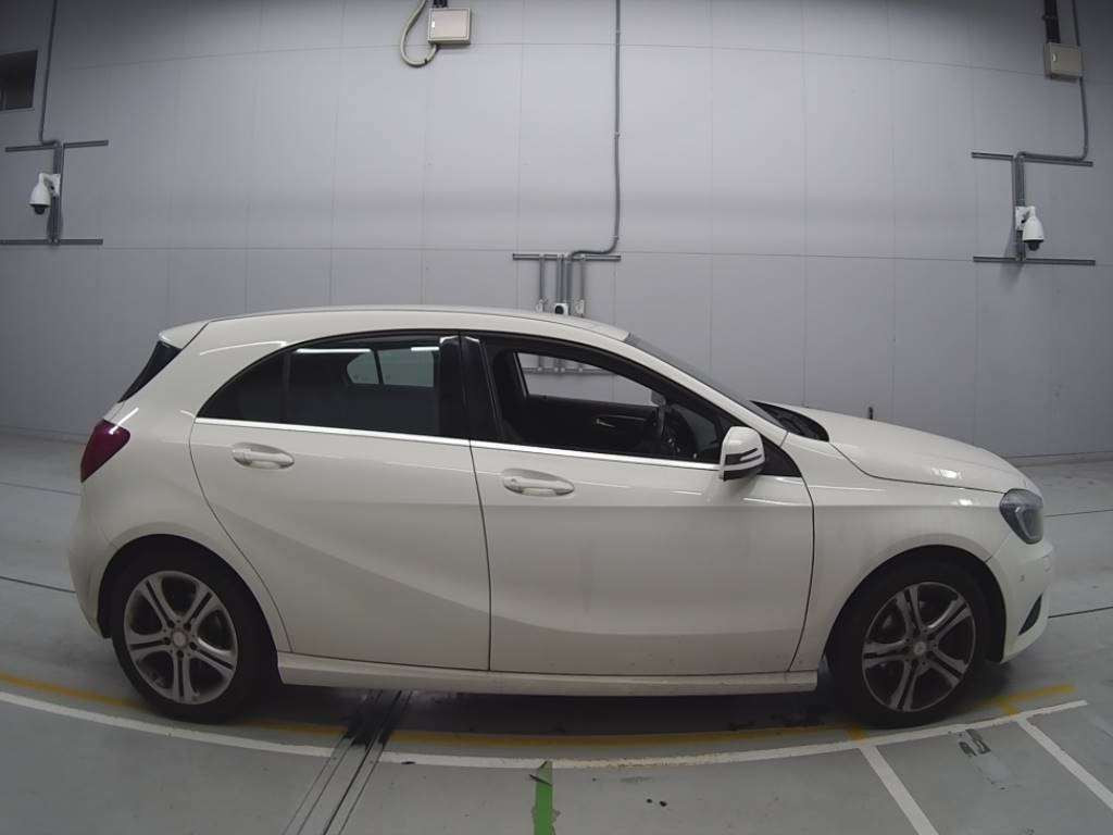 2014 Mercedes Benz A-Class 176042[2]