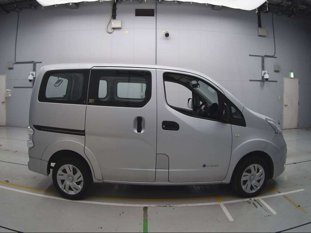 2015 Nissan e-NV200 VME0[2]