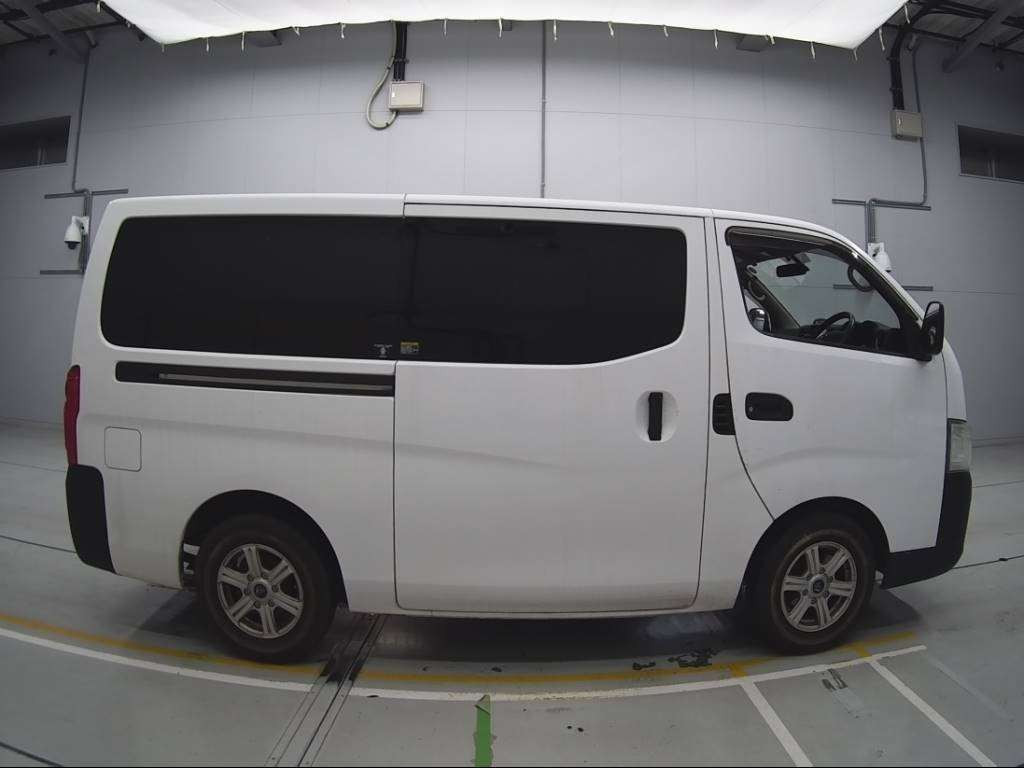 2017 Nissan NV350 CARAVAN VAN VW2E26[2]