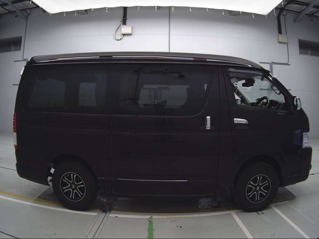 2019 Toyota Regiusace Van TRH216K[2]