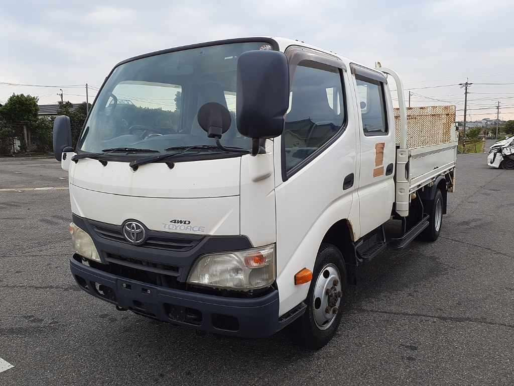 2011 Toyota Toyoace Truck XZU695[0]