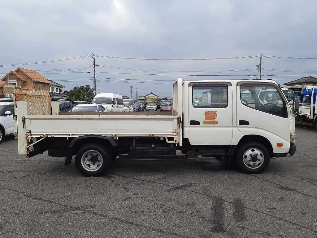 2011 Toyota Toyoace Truck XZU695[2]