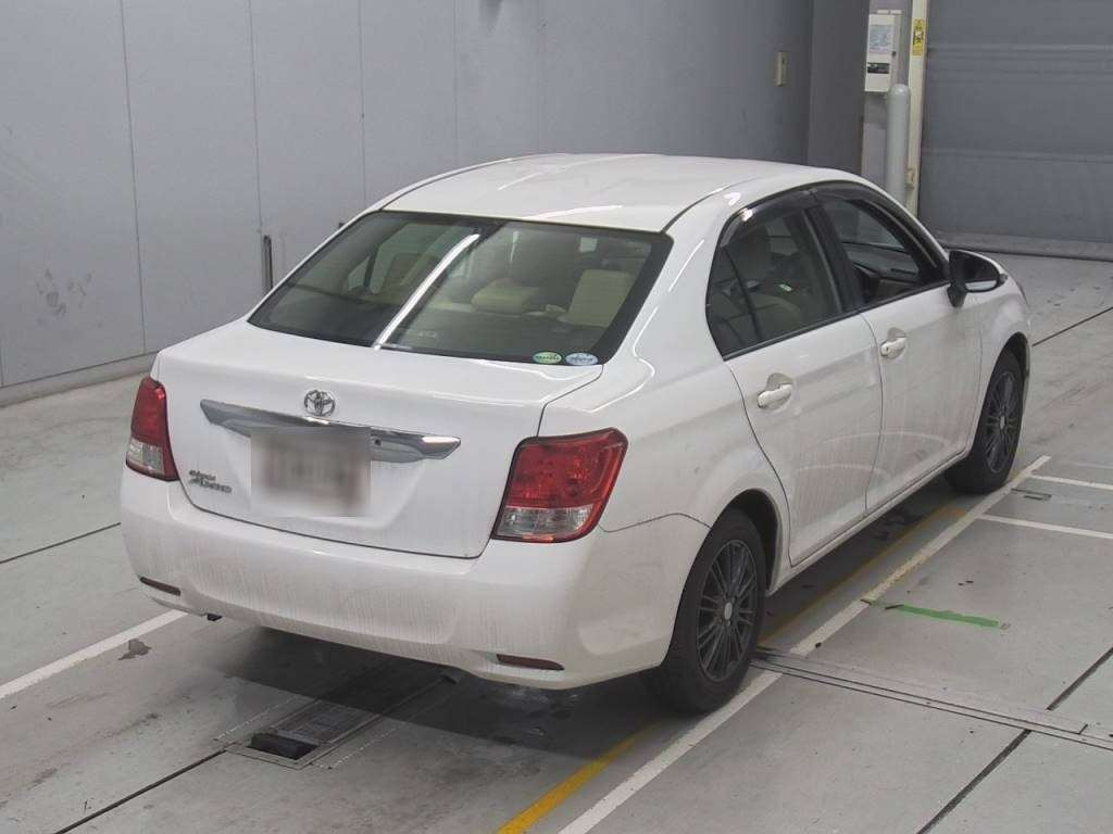 2013 Toyota Corolla Axio NZE161[1]